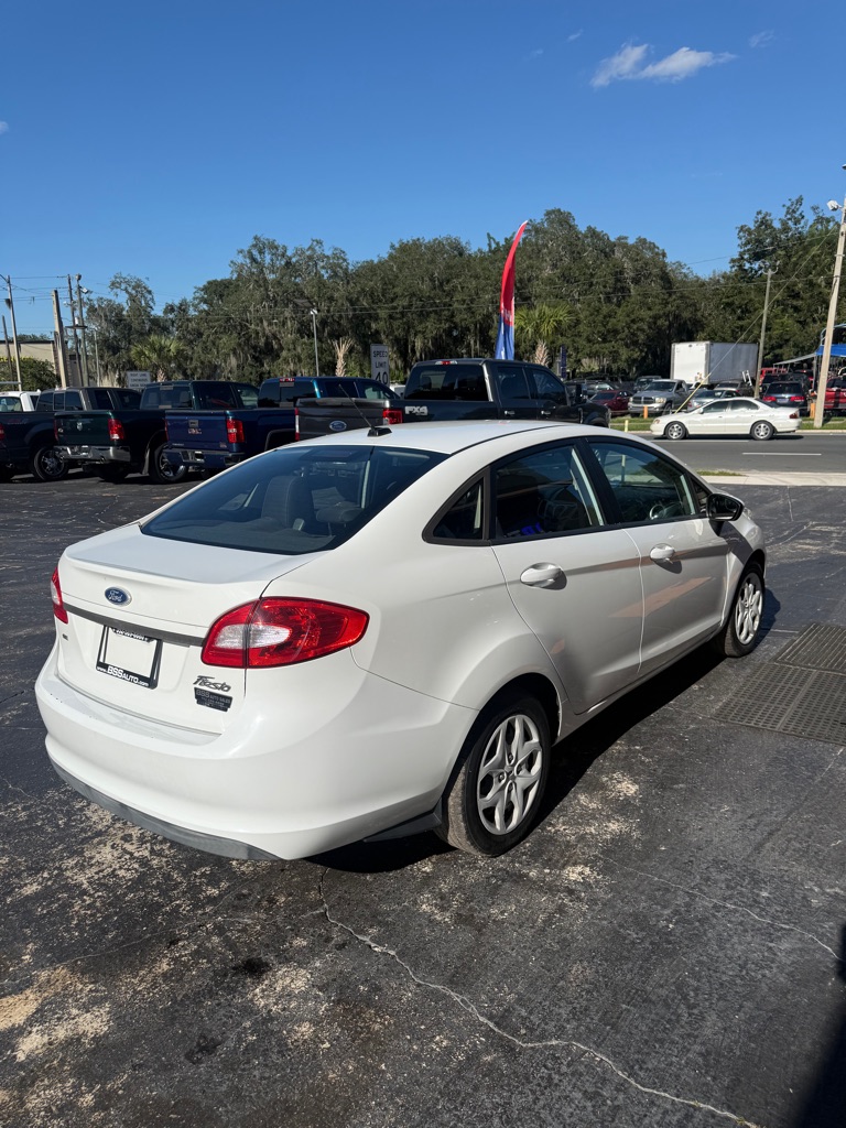 Photo 5 of this FORD FIESTA