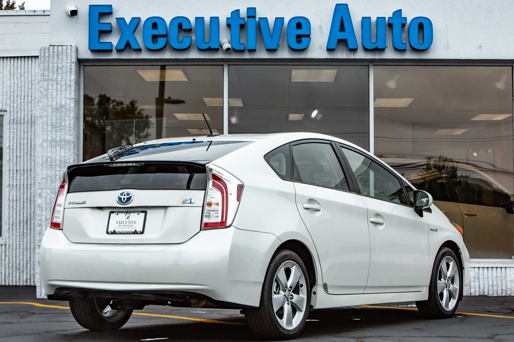Photo 7 of this TOYOTA PRIUS