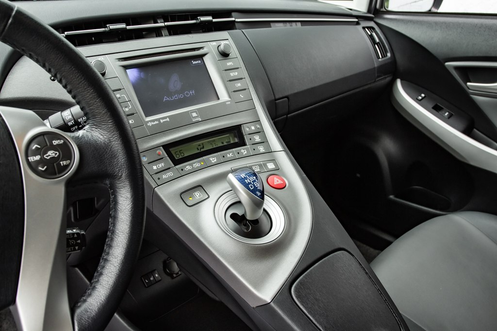 Photo 21 of this TOYOTA PRIUS