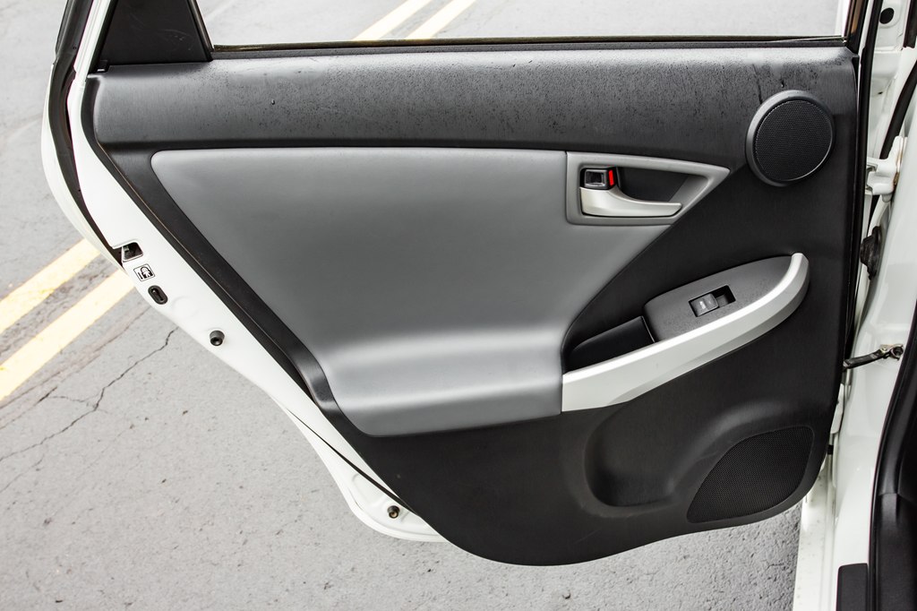 Photo 27 of this TOYOTA PRIUS