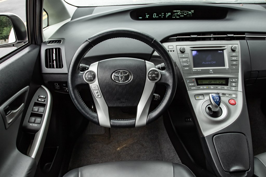 Photo 19 of this TOYOTA PRIUS