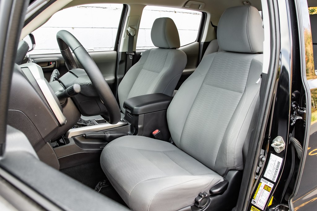 Photo 24 of this TOYOTA TACOMA