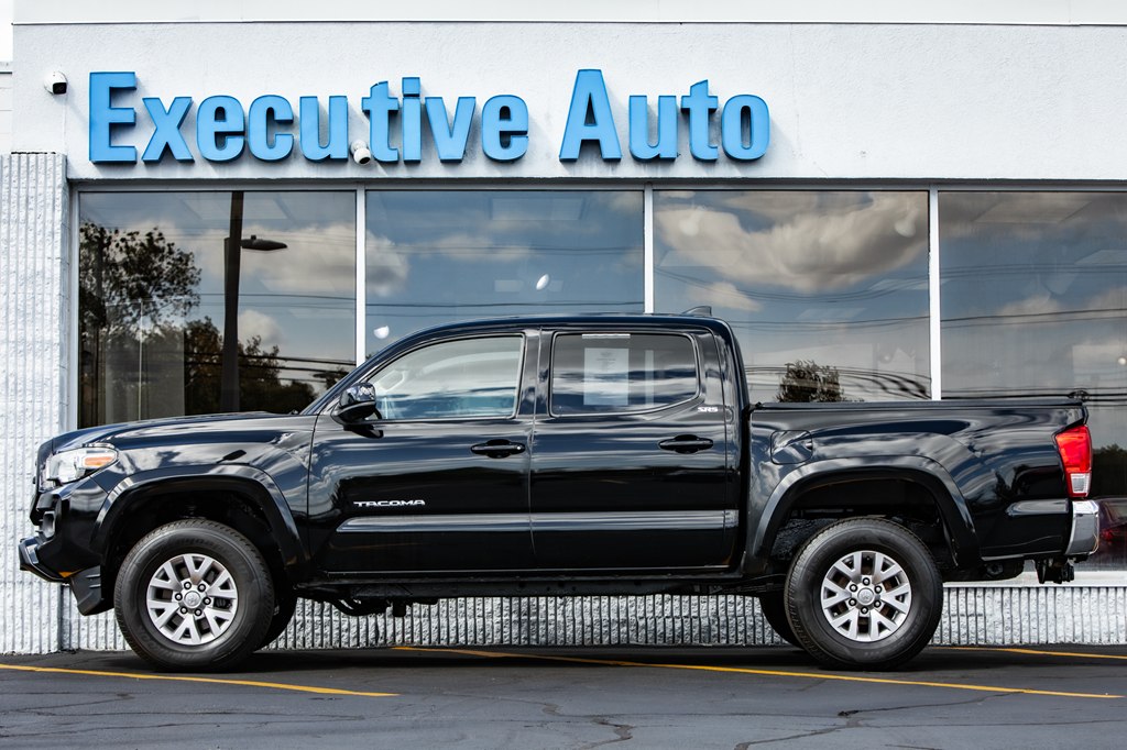 Photo 4 of this TOYOTA TACOMA