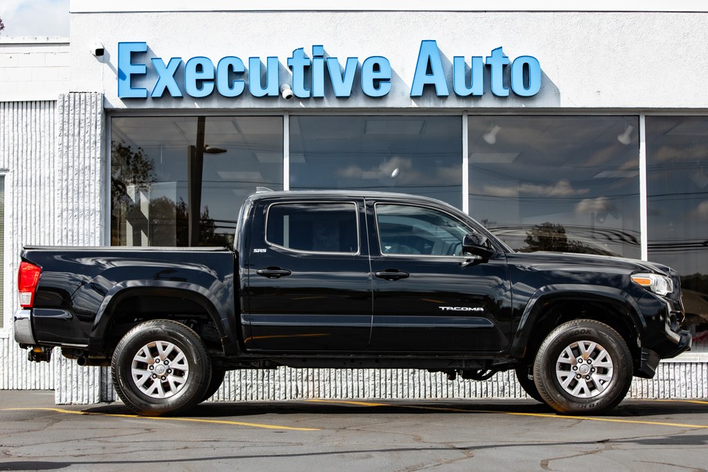 Photo 8 of this TOYOTA TACOMA