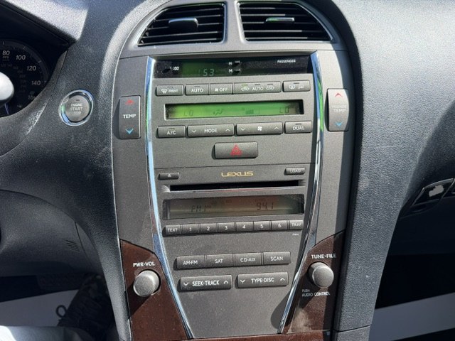 Photo 17 of this LEXUS ES