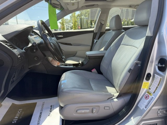 Photo 8 of this LEXUS ES