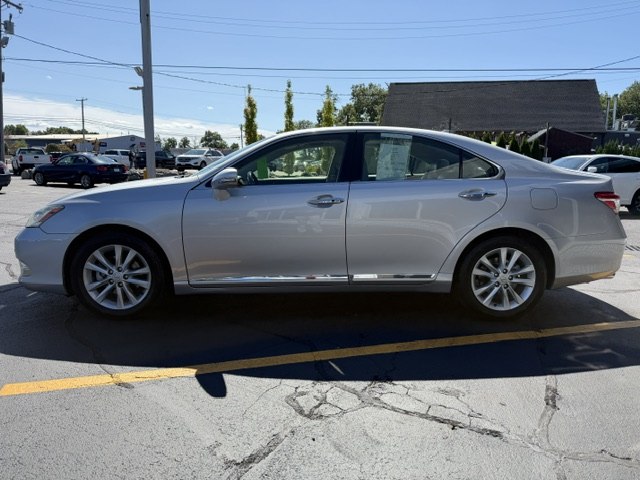 Photo 4 of this LEXUS ES
