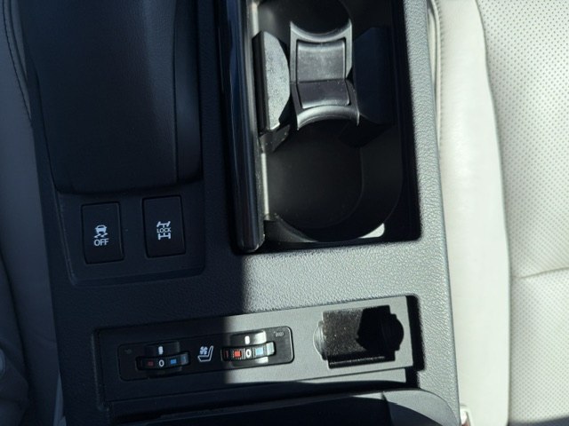Photo 20 of this LEXUS RX