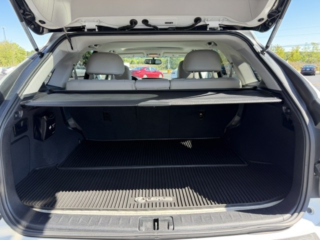 Photo 13 of this LEXUS RX