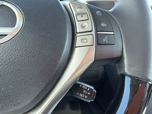 Photo 22 of this LEXUS RX