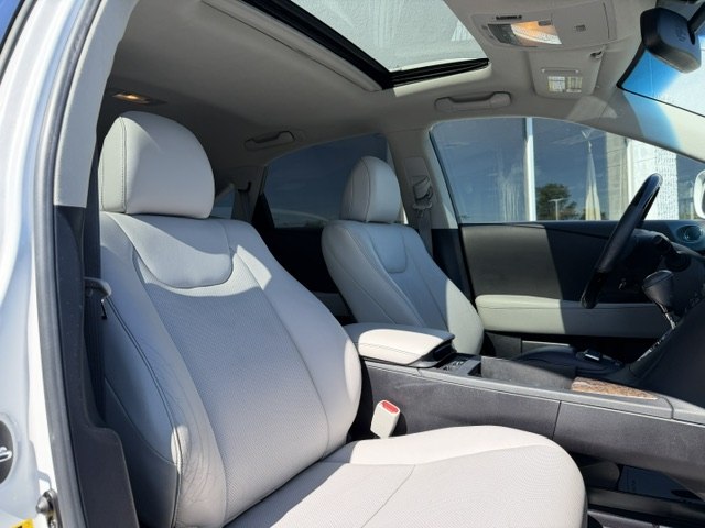 Photo 15 of this LEXUS RX