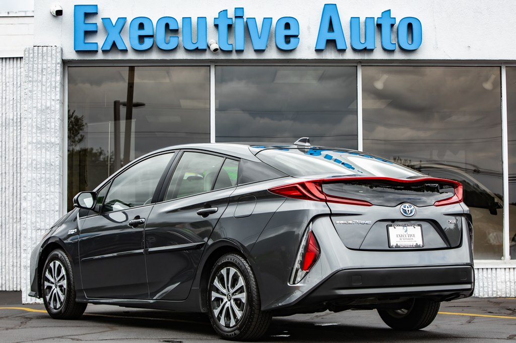 Photo 5 of this TOYOTA PRIUS PRIME
