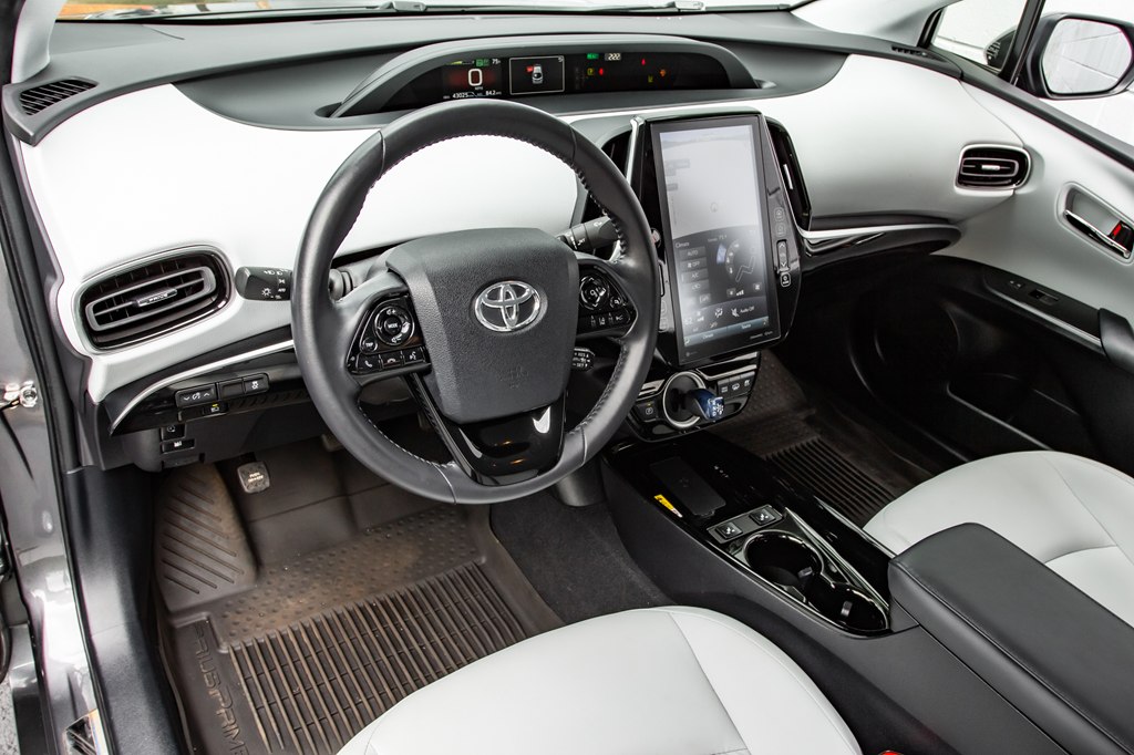Photo 17 of this TOYOTA PRIUS PRIME