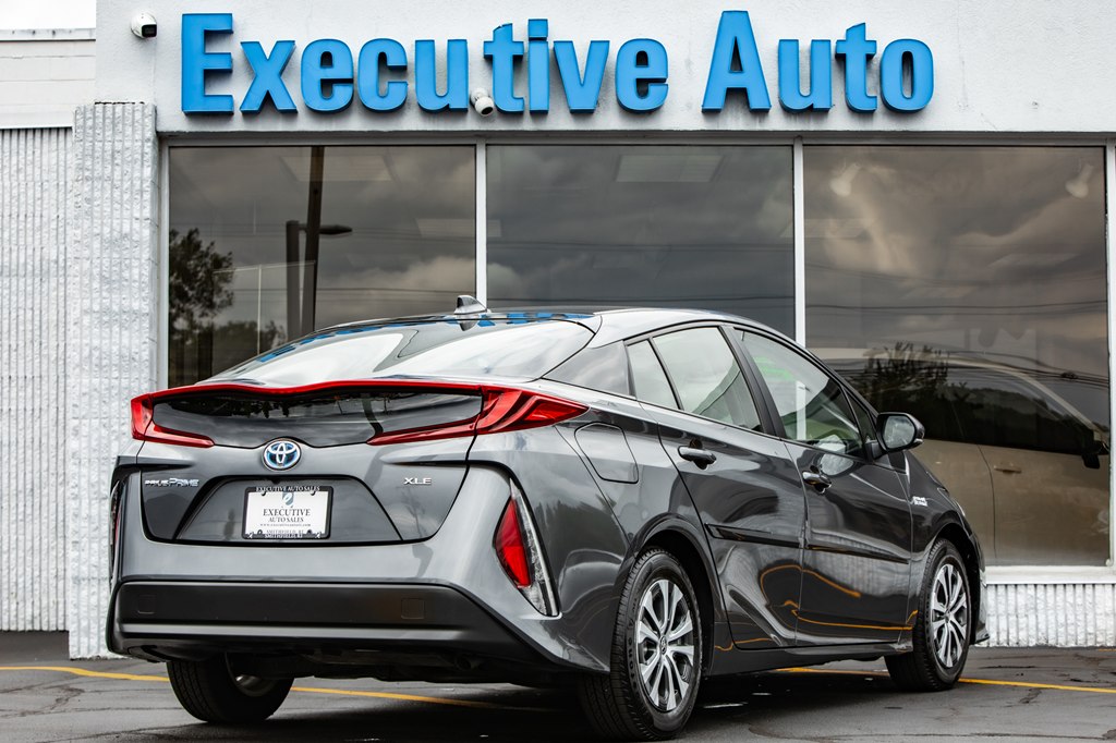 Photo 7 of this TOYOTA PRIUS PRIME