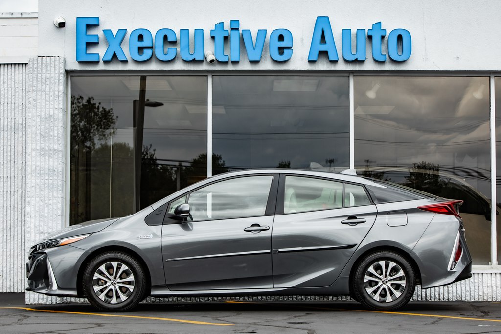Photo 4 of this TOYOTA PRIUS PRIME