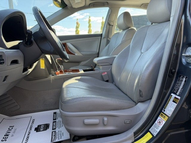 Photo 8 of this TOYOTA CAMRY