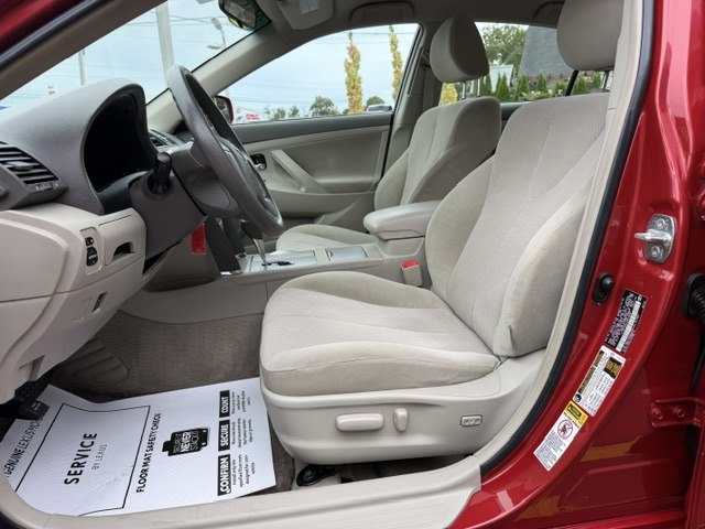 Photo 8 of this TOYOTA CAMRY