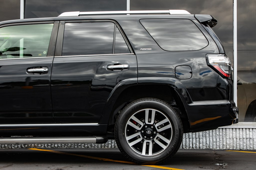 Photo 10 of this TOYOTA 4RUNNER