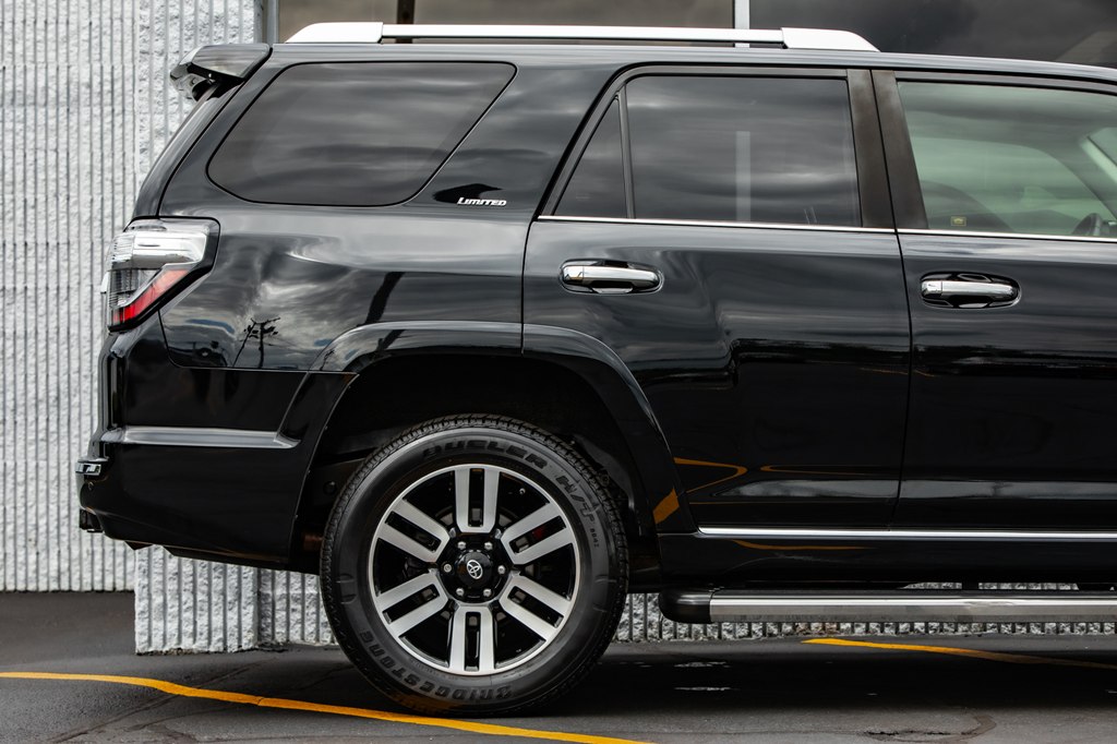 Photo 11 of this TOYOTA 4RUNNER