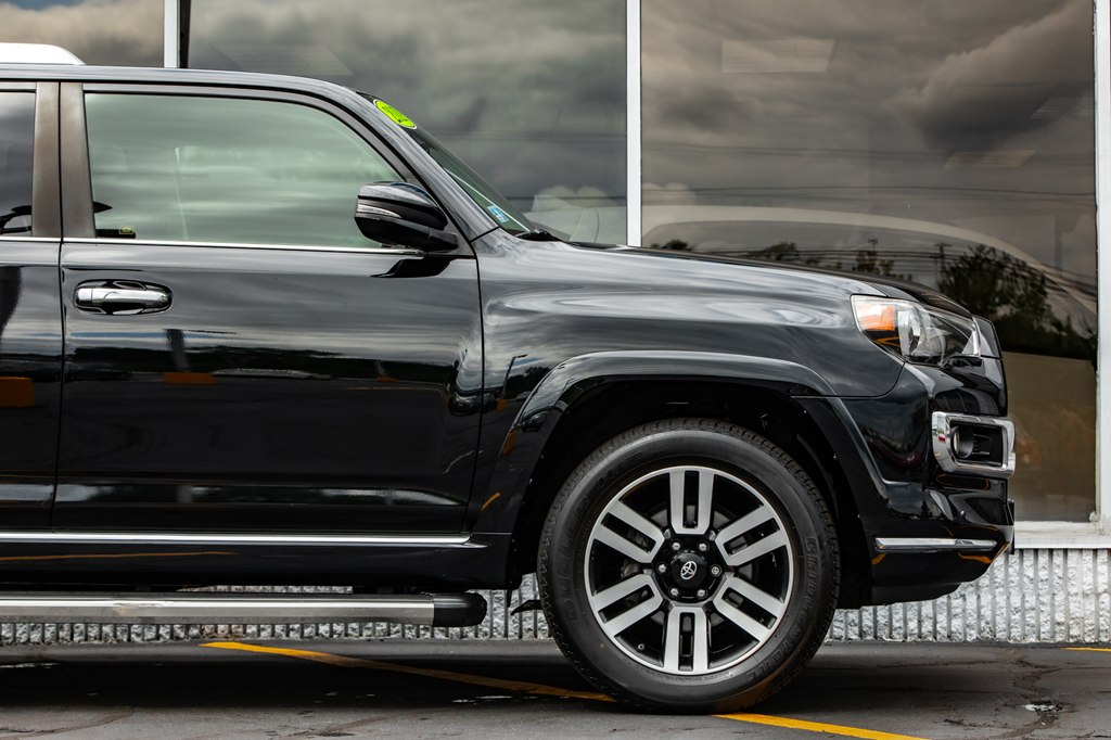 Photo 12 of this TOYOTA 4RUNNER