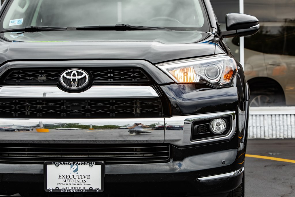 Photo 13 of this TOYOTA 4RUNNER