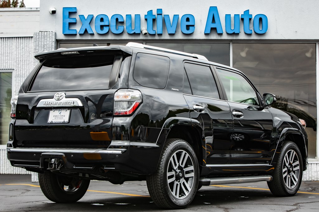 Photo 7 of this TOYOTA 4RUNNER