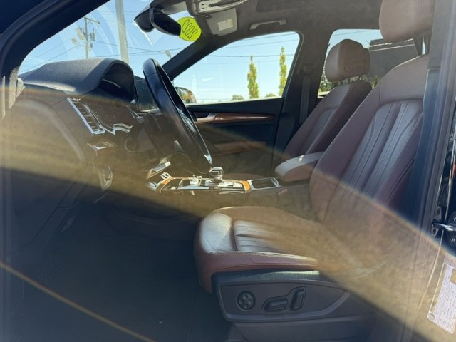 Photo 8 of this AUDI Q5