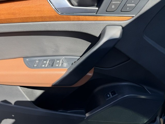 Photo 9 of this AUDI Q5