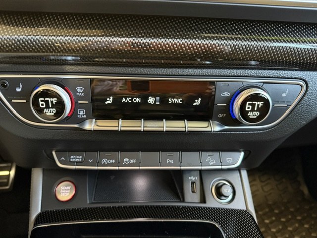 Photo 22 of this AUDI SQ5