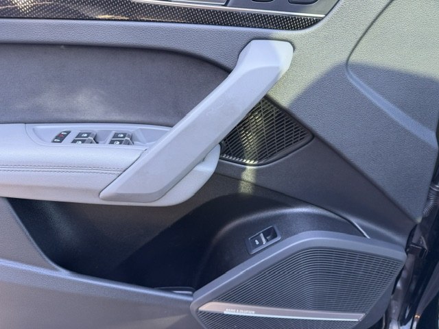 Photo 9 of this AUDI SQ5