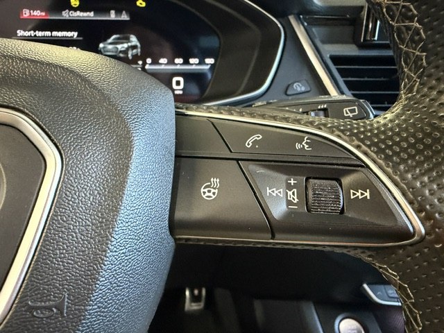 Photo 24 of this AUDI SQ5