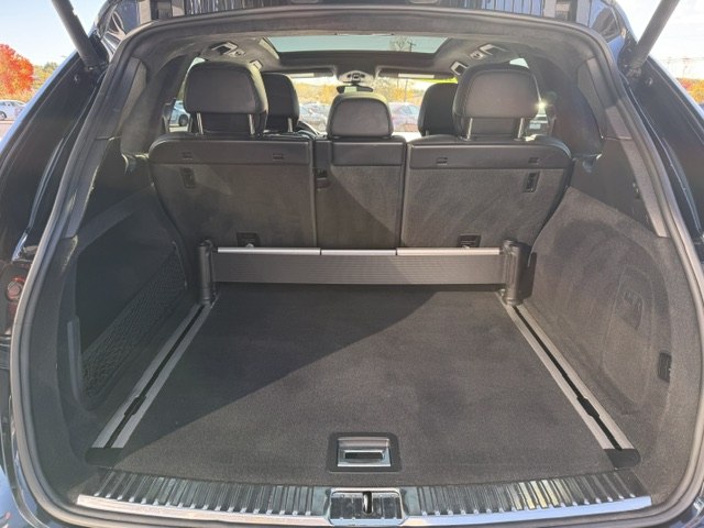 Photo 14 of this PORSCHE CAYENNE