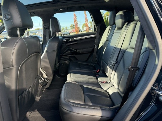 Photo 11 of this PORSCHE CAYENNE