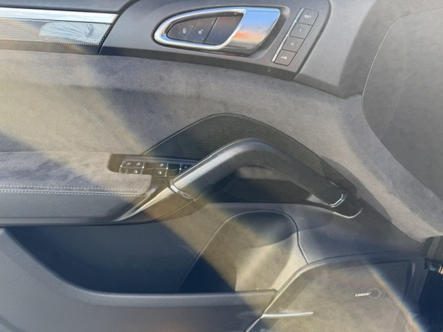 Photo 9 of this PORSCHE CAYENNE