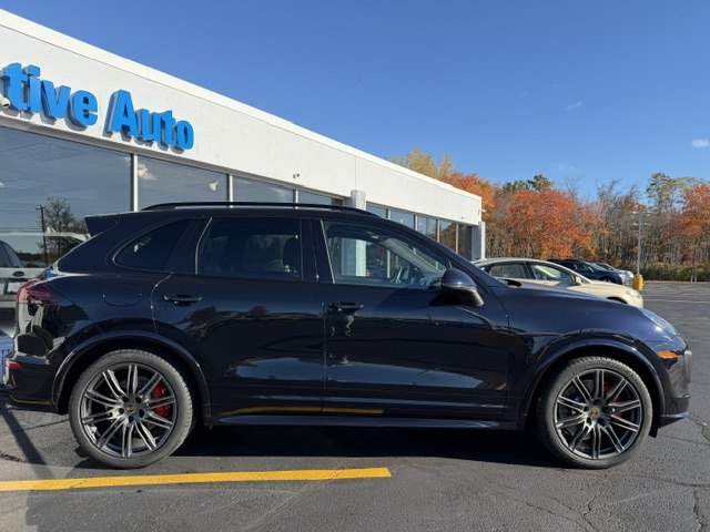 Photo 2 of this PORSCHE CAYENNE