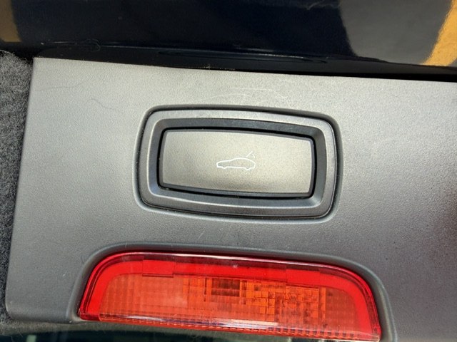 Photo 15 of this PORSCHE CAYENNE