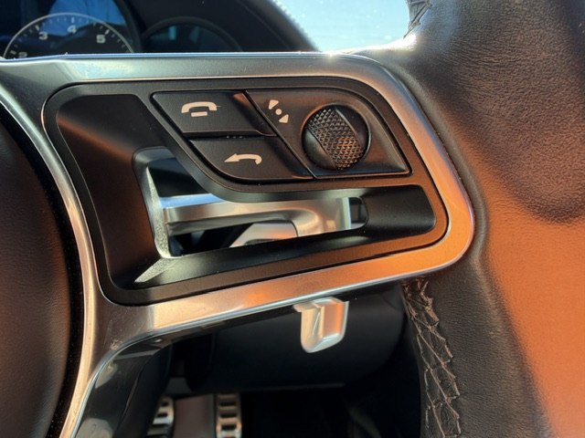 Photo 21 of this PORSCHE CAYENNE