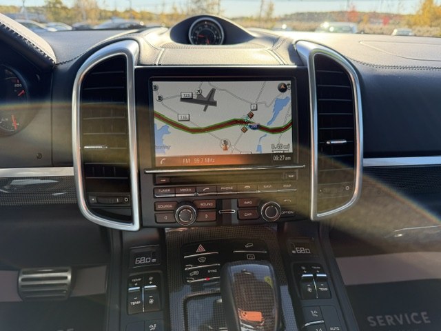Photo 18 of this PORSCHE CAYENNE