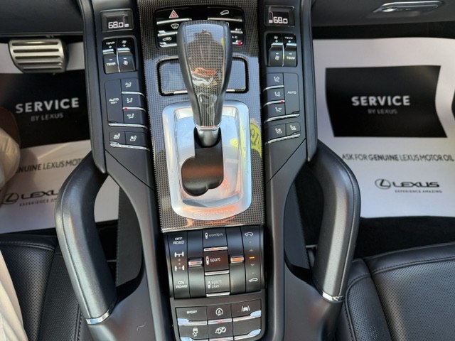 Photo 19 of this PORSCHE CAYENNE