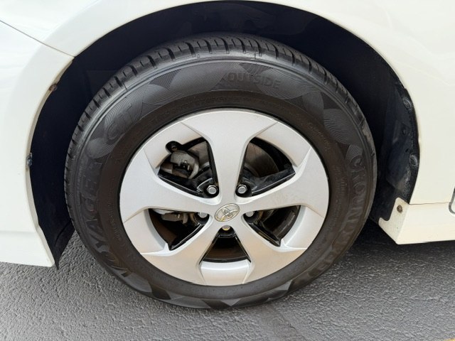 Photo 7 of this TOYOTA PRIUS