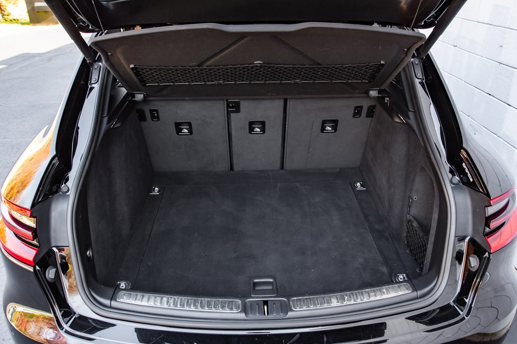 Photo 29 of this PORSCHE MACAN
