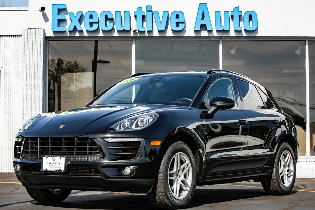 Photo 3 of this PORSCHE MACAN