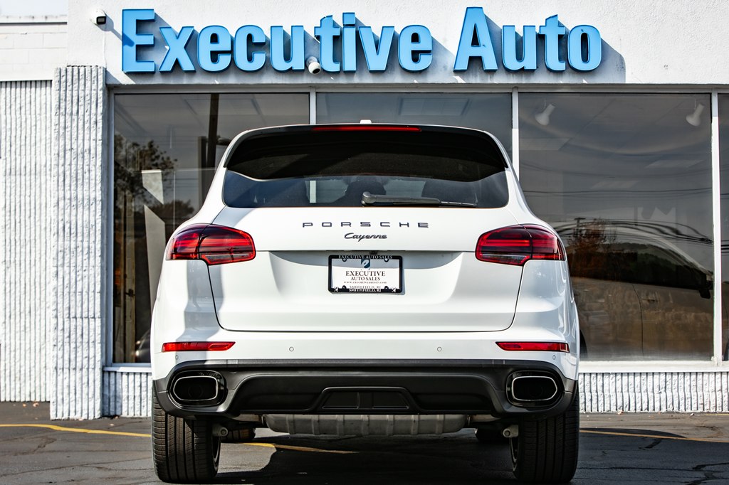 Photo 6 of this PORSCHE CAYENNE