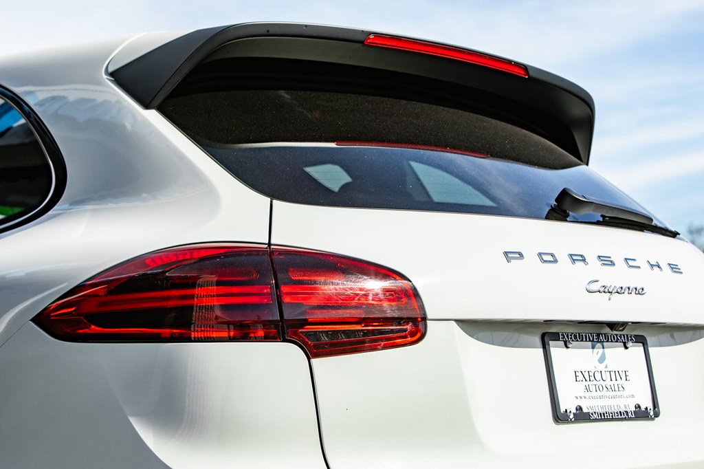 Photo 16 of this PORSCHE CAYENNE