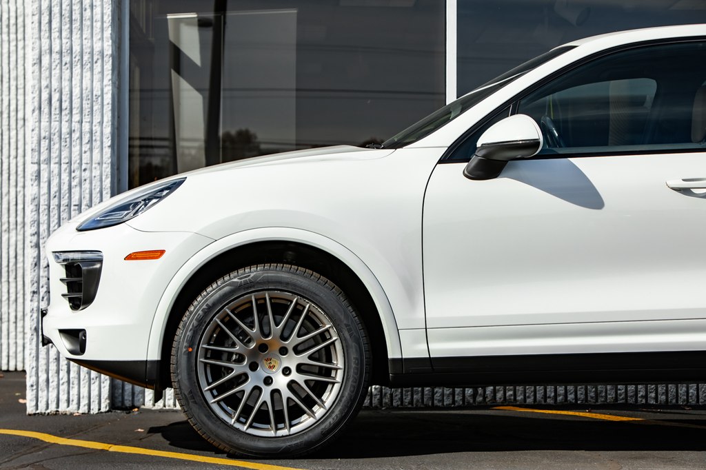 Photo 11 of this PORSCHE CAYENNE