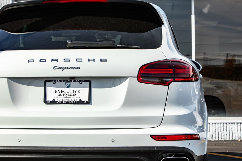Photo 14 of this PORSCHE CAYENNE
