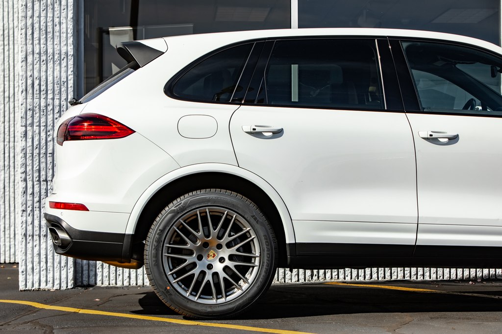 Photo 9 of this PORSCHE CAYENNE