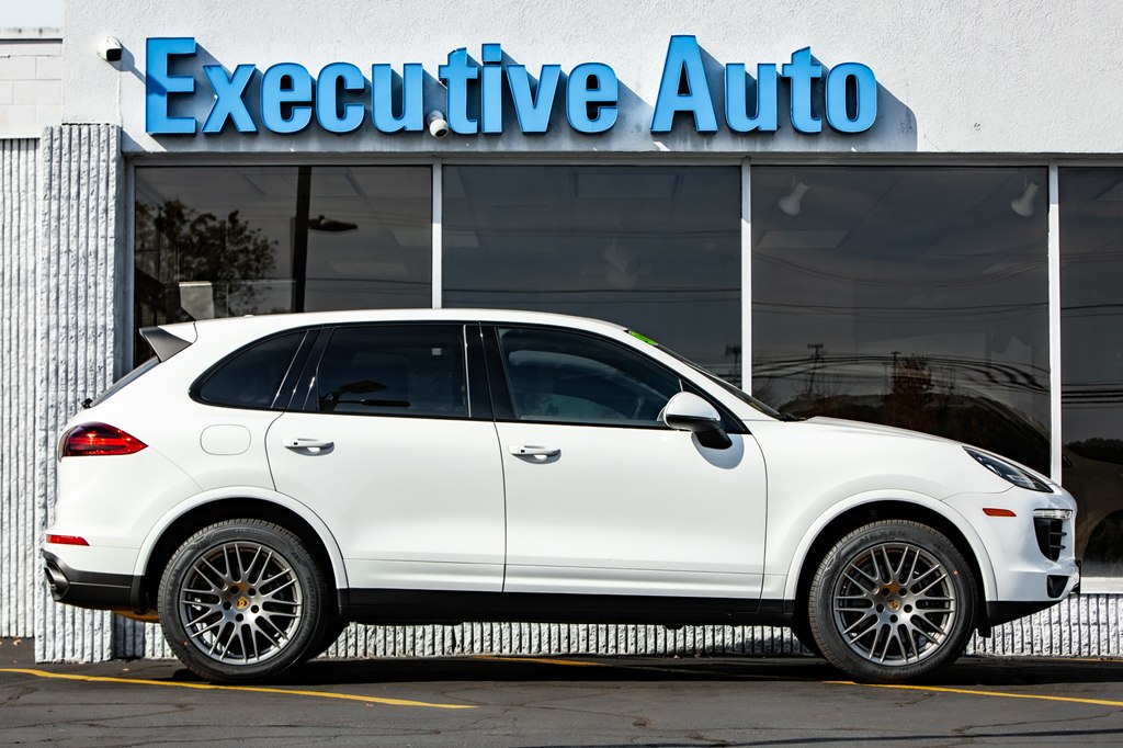 Photo 8 of this PORSCHE CAYENNE