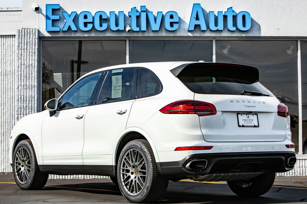 Photo 5 of this PORSCHE CAYENNE