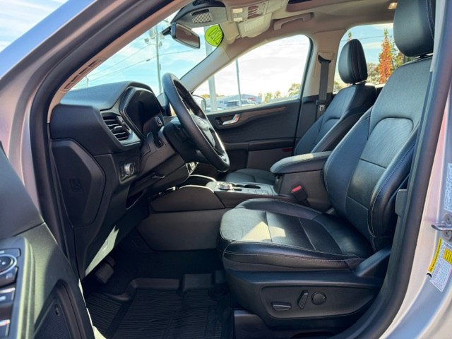 Photo 10 of this FORD ESCAPE